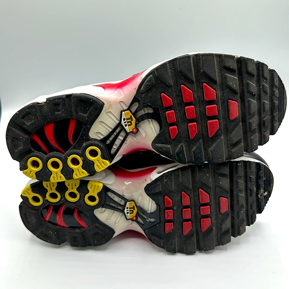Nike Air Max Plus | Size 4 Youth | Photon Dust, Varsity Red - Picture 7 of 7